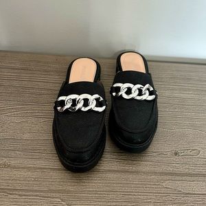 ShoeDazzle Women’s Jonna Black Snakeskin Slip-On Clogs. Size 7.5. NWOT!
